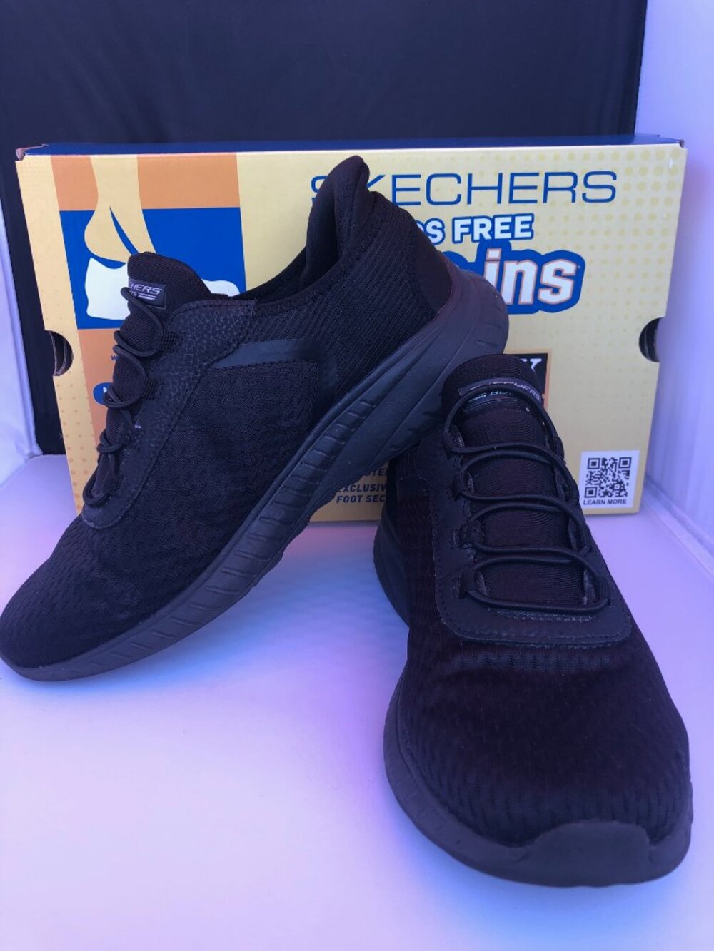 Skechers Hands Free Slip-ins / black sneakers